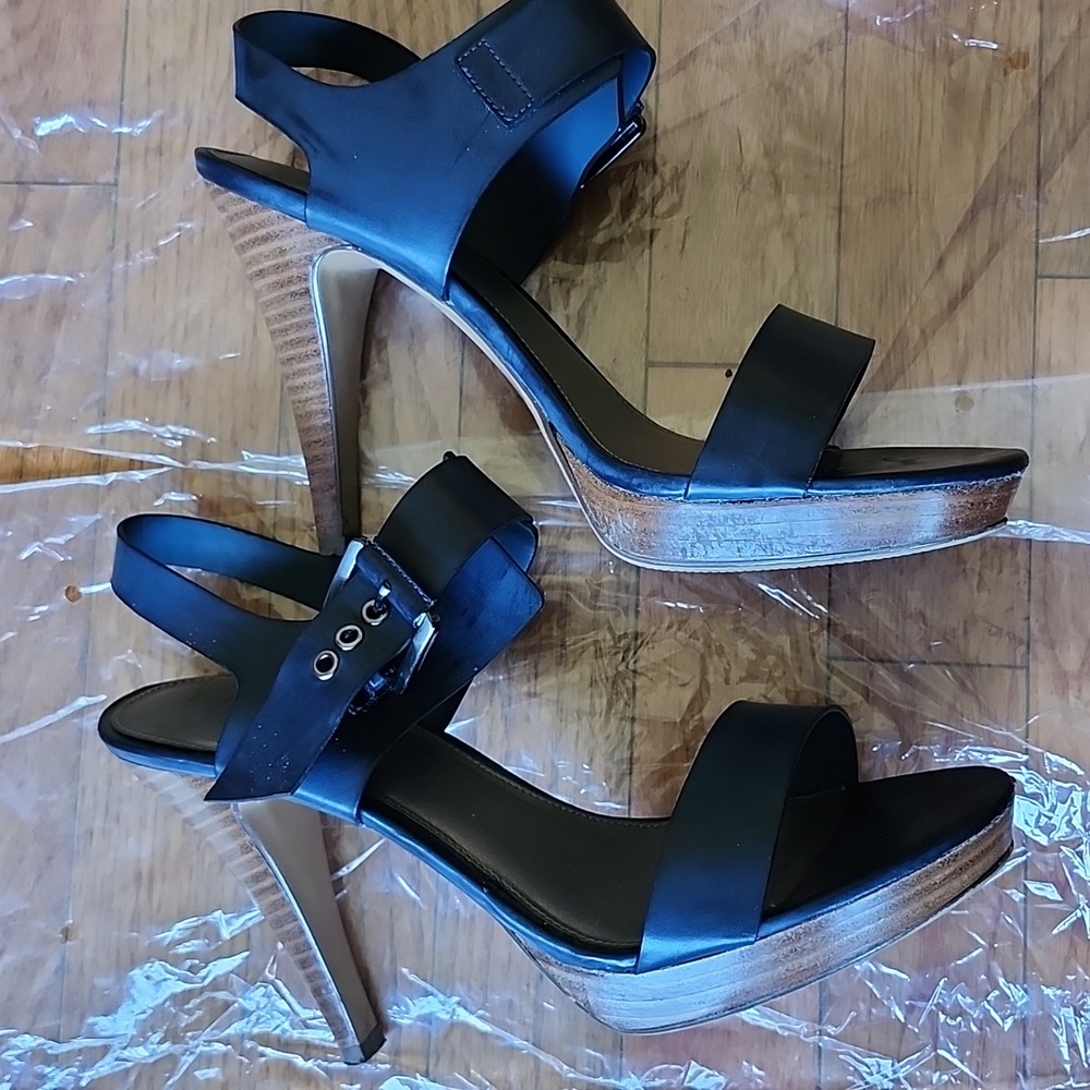KELLY&KATIE Blue Heels